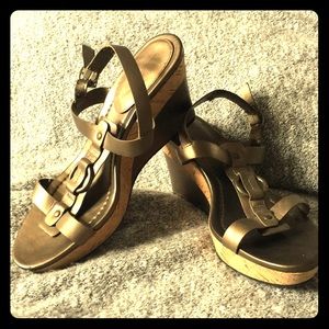 Easy Spirit olive sandals